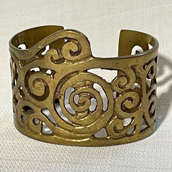 Jewelry - Vintage Metal Filigree Cuff Bracelet